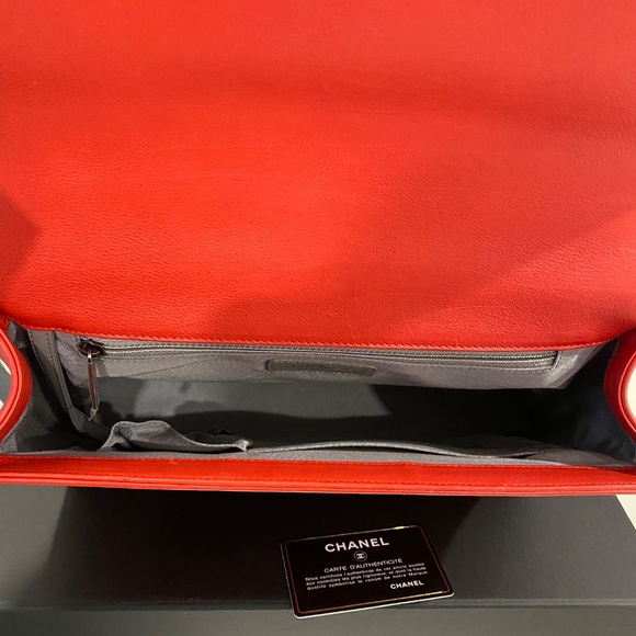 Chanel Large Boy Bag - Picture 5 of 7